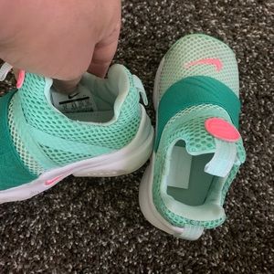 Girls Nike shoe size 7C